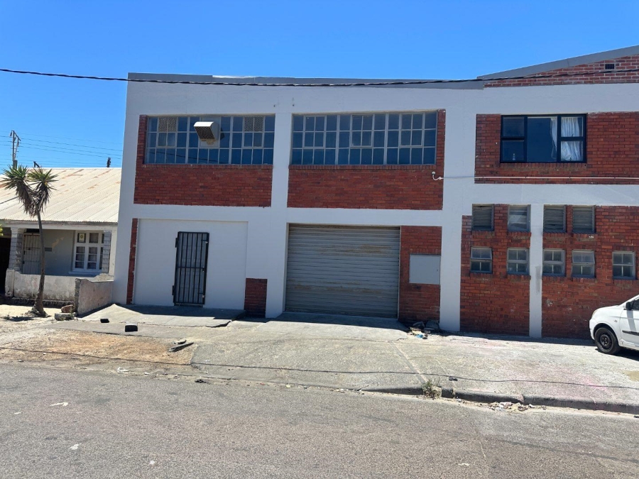 To Let commercial Property for Rent in Maitland Western Cape